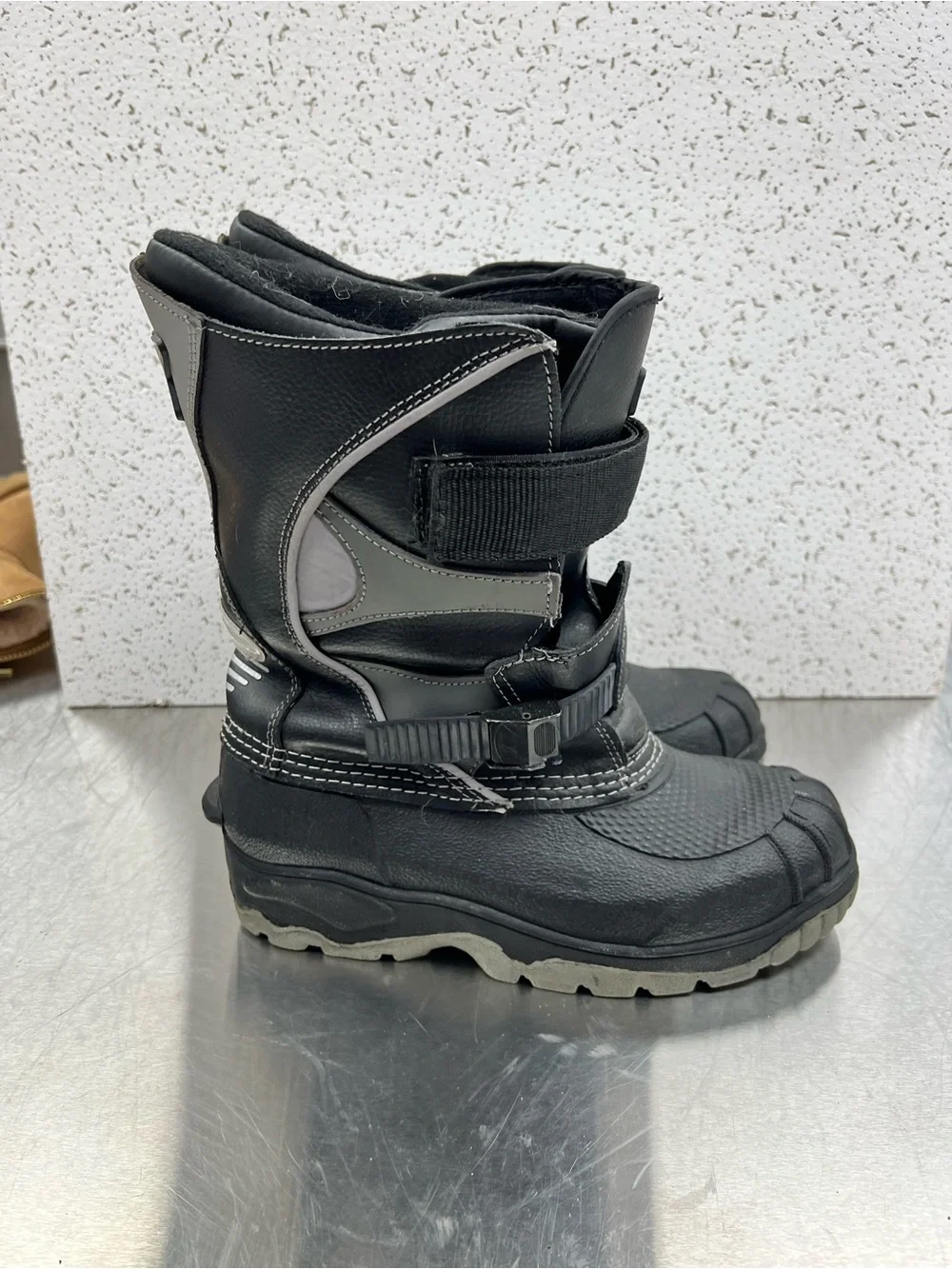 Castle X Men's Black & Gray Waterproof Snow Boots